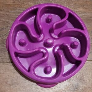Outward Hound Slo Feeder Dog Bowl (Purple)